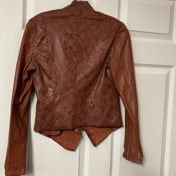 New with tags. Blank NYC caramel snakeskin print jacket - Picture 5 of 5